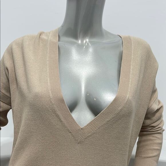 Brochu Walker Name Brand Cut Off Beige V-Neck  Asymmetrical Women's Sweater - Picture 4 of 12
